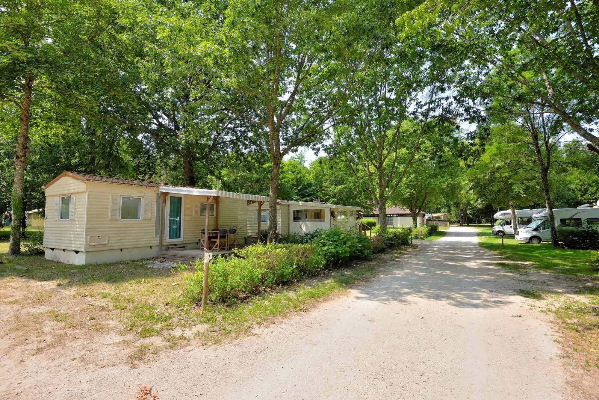 Camping Etang de la Vallée Combreux Exterior foto