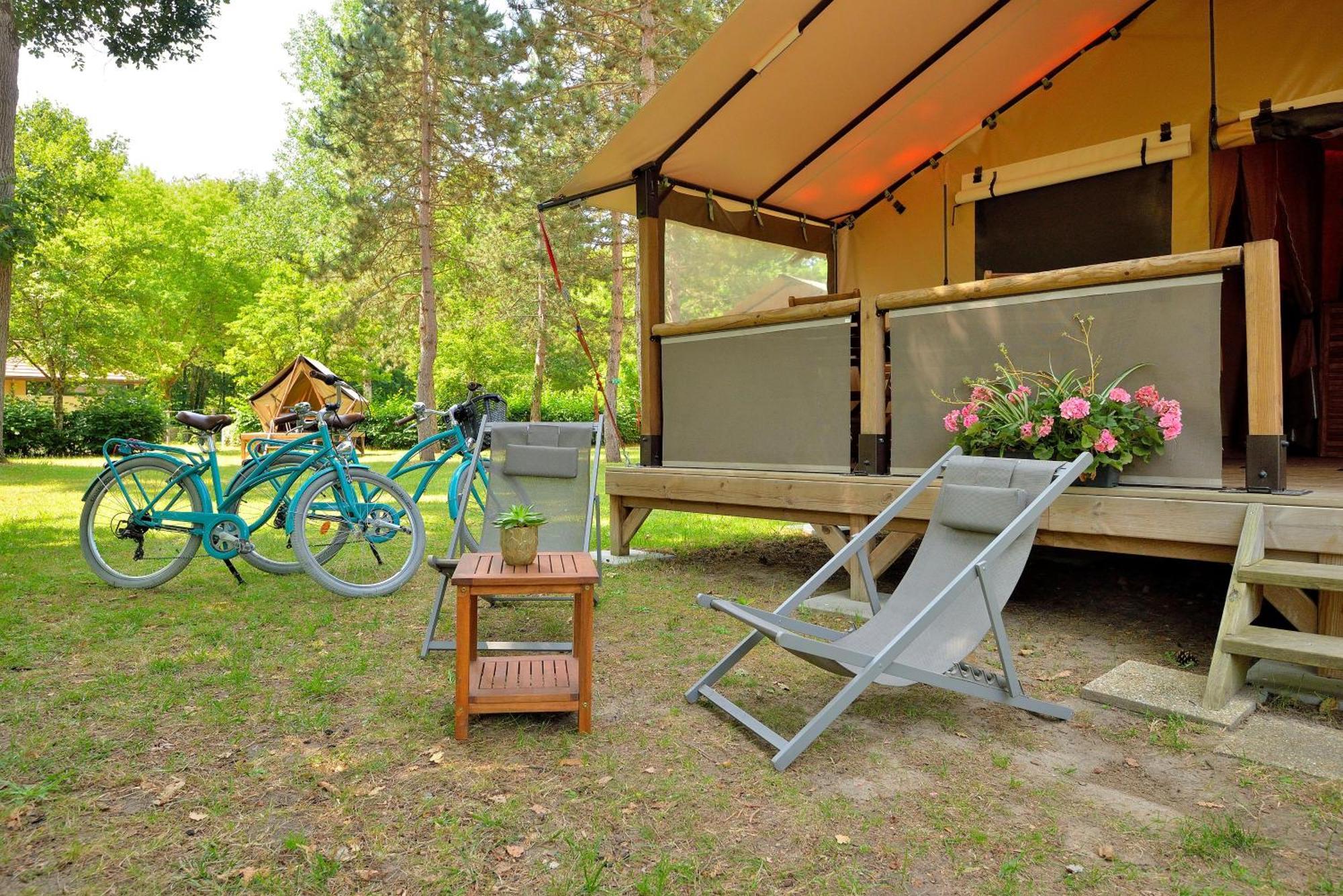 Camping Etang de la Vallée Combreux Habitación foto
